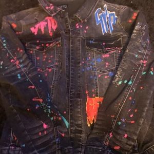 New never worn,fits good,quality is amazing,looks amazing